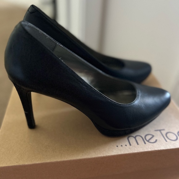 Me Too Classic Black Heels - Picture 1 of 5